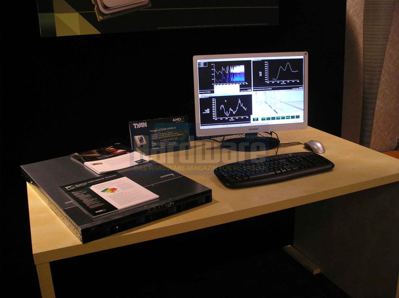 [13/09/2007] Tyan-Rack