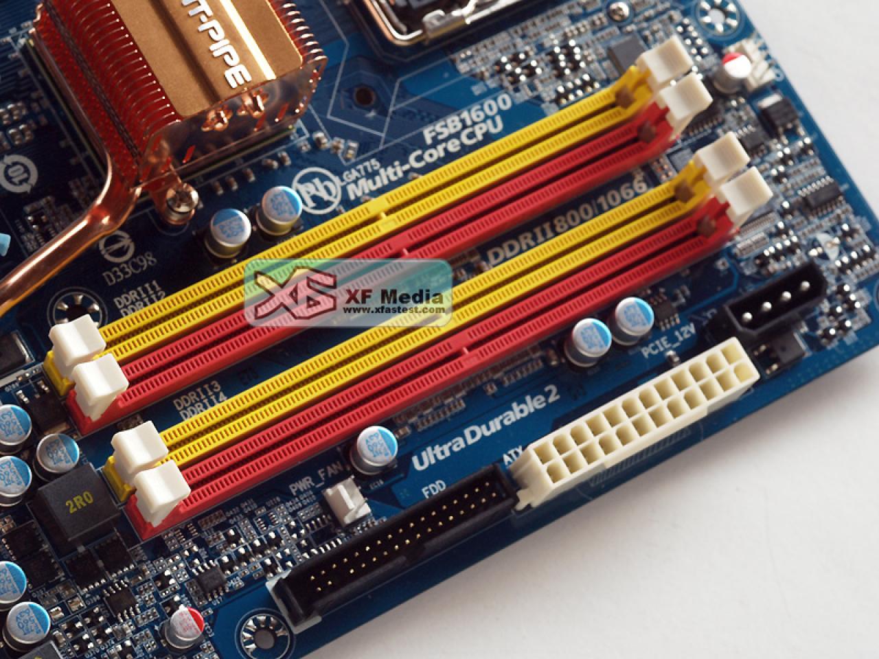 [22/10/2007] DDR2-Speicherbänke (Bild: xfastest.com)