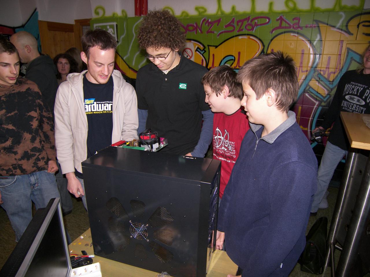 [07/11/2007] PCGH verschenkt Hard- und Software im Wert von 5.000 Euro.