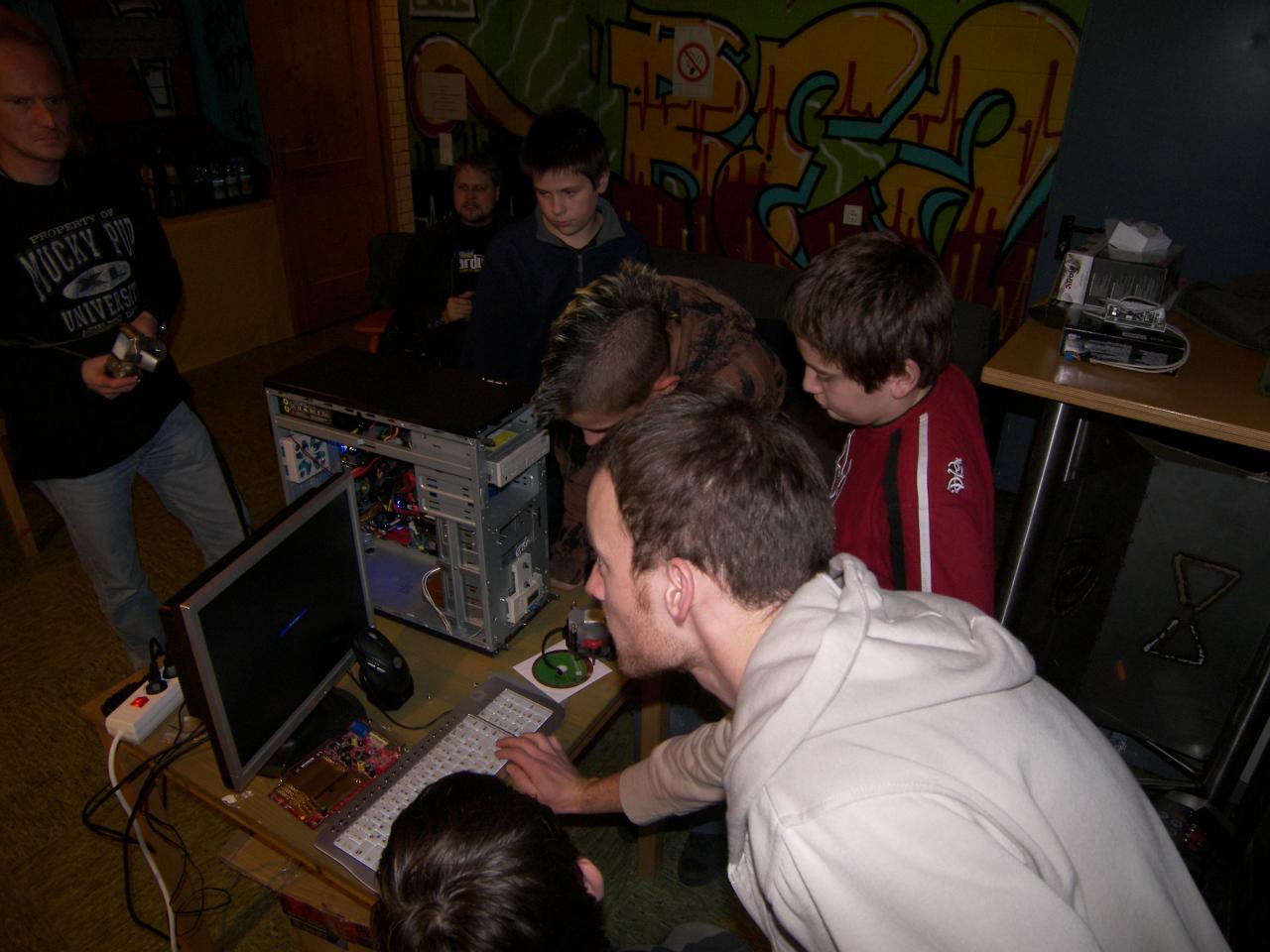 [07/11/2007] PCGH verschenkt Hard- und Software im Wert von 5.000 Euro.