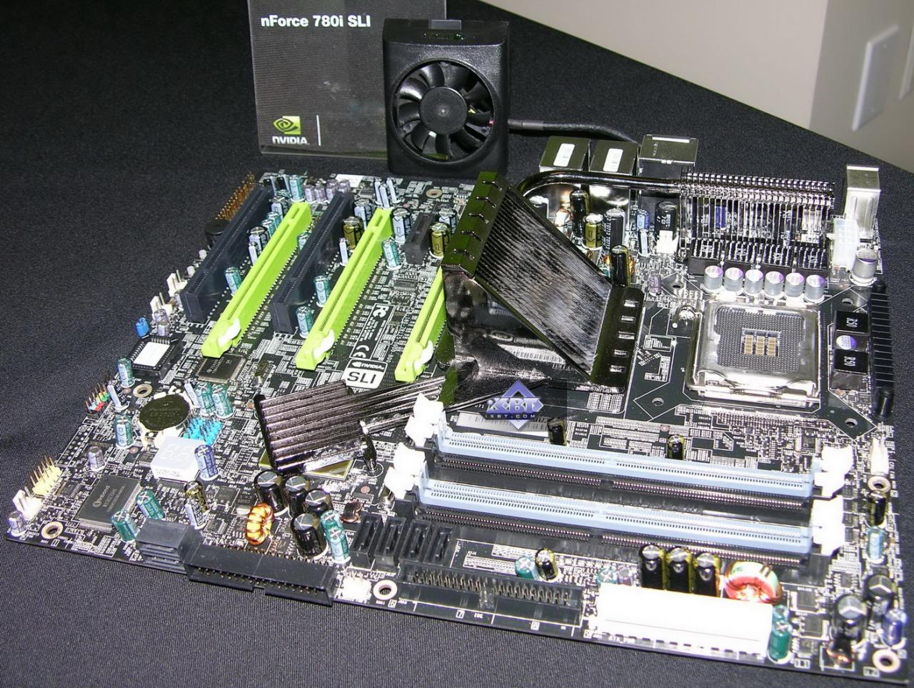 [01/11/2007] Angebliches 780i-Referenzboard (Bild: xtremesystems.org)