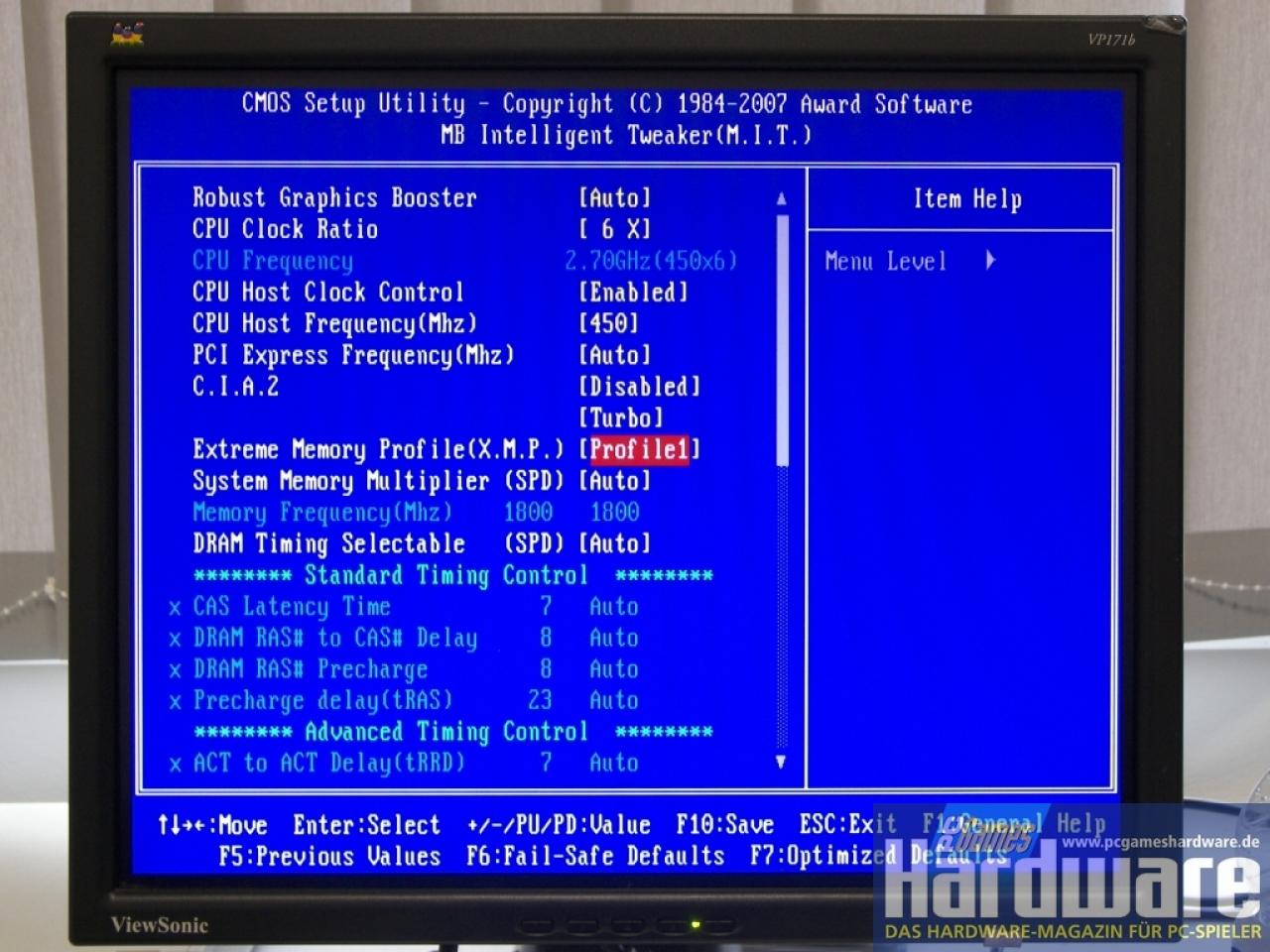 [27/11/2007] Lädt man das XMP-Profil werden CPU-Multiplikator, FSB-Takt, Speicherteiler, Hauptlatenzen, Sub-Timings und Spannungen angepasst. (Bild: PCGH)