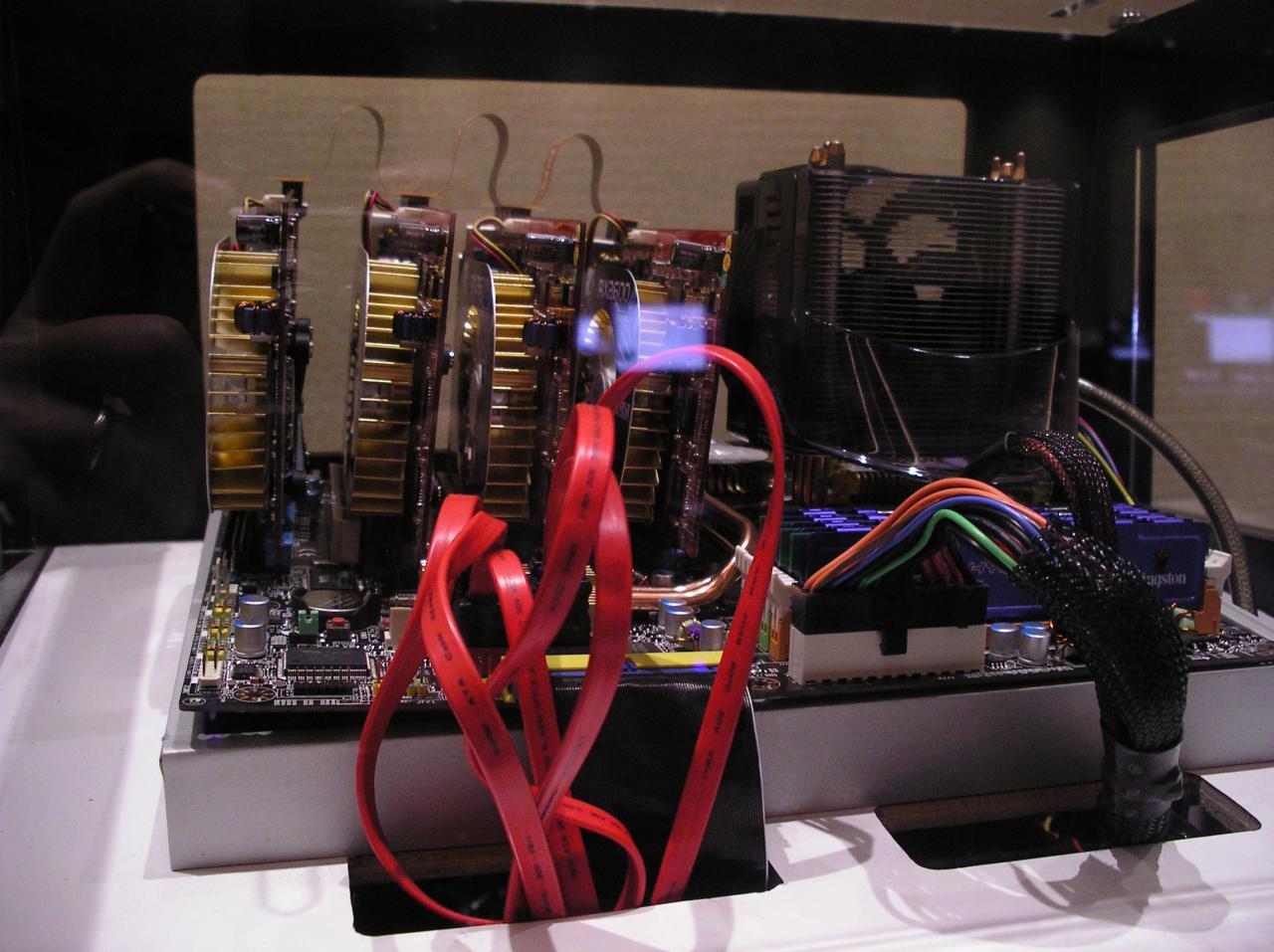 [18/11/2007] Quad-Crossfire