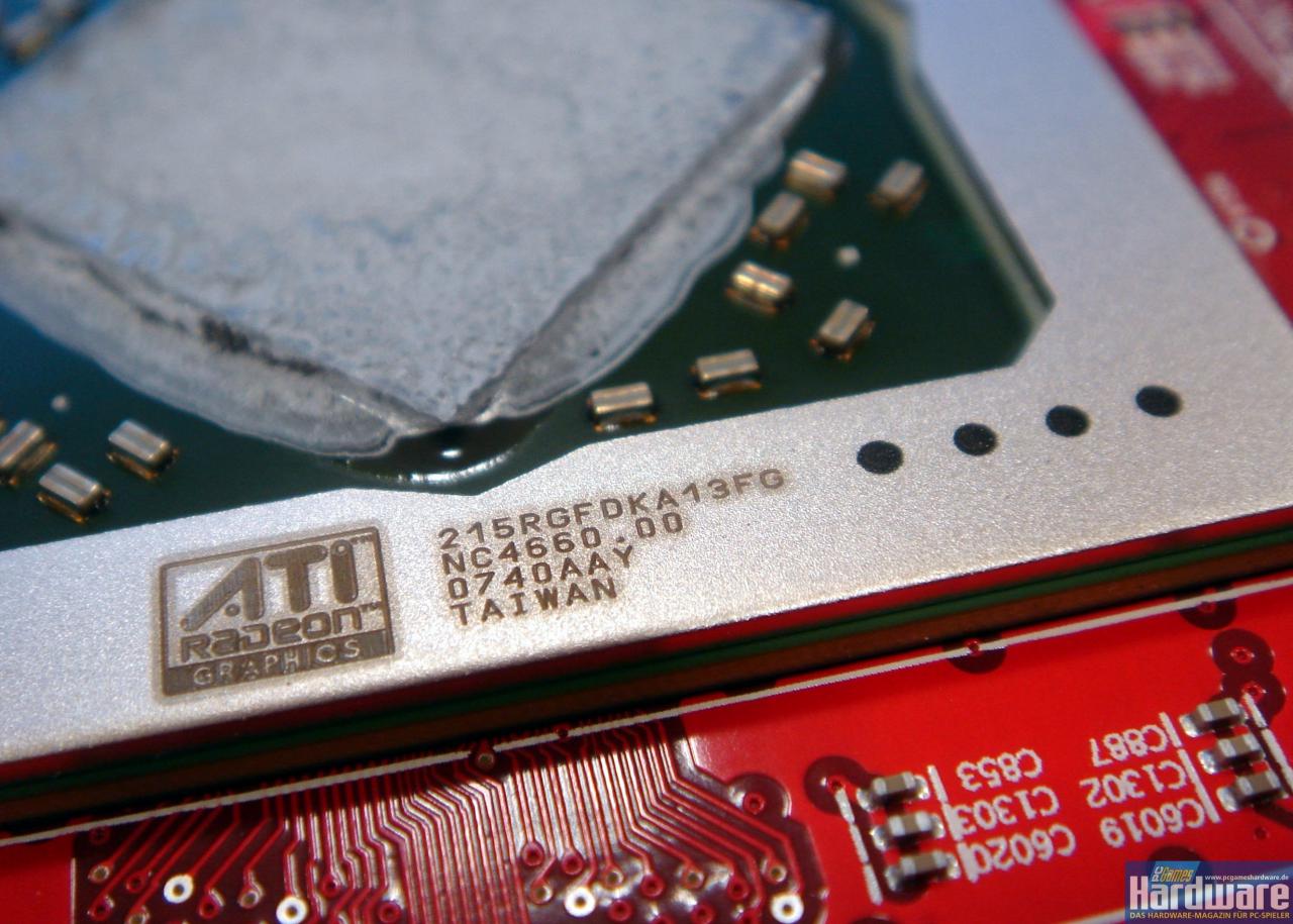 [07/12/2007] Sapphire HD2900 GT R600-Chip mit speziellen Markierungen am Metall-Spaceer (Bild: PCGH)
