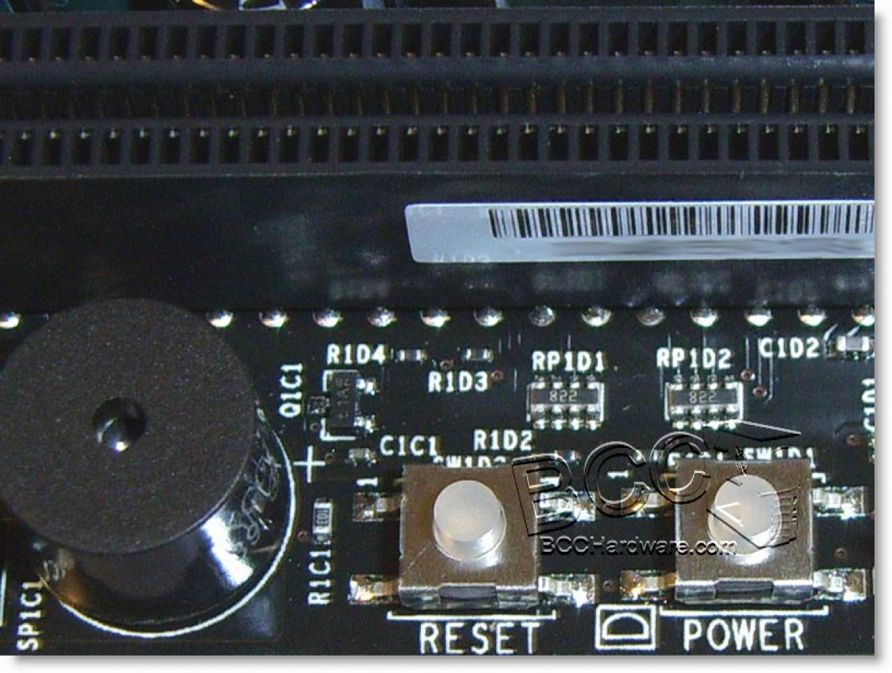 [10/12/2007] Power- und Reset-Knopf (Bild: bcchardware.com)