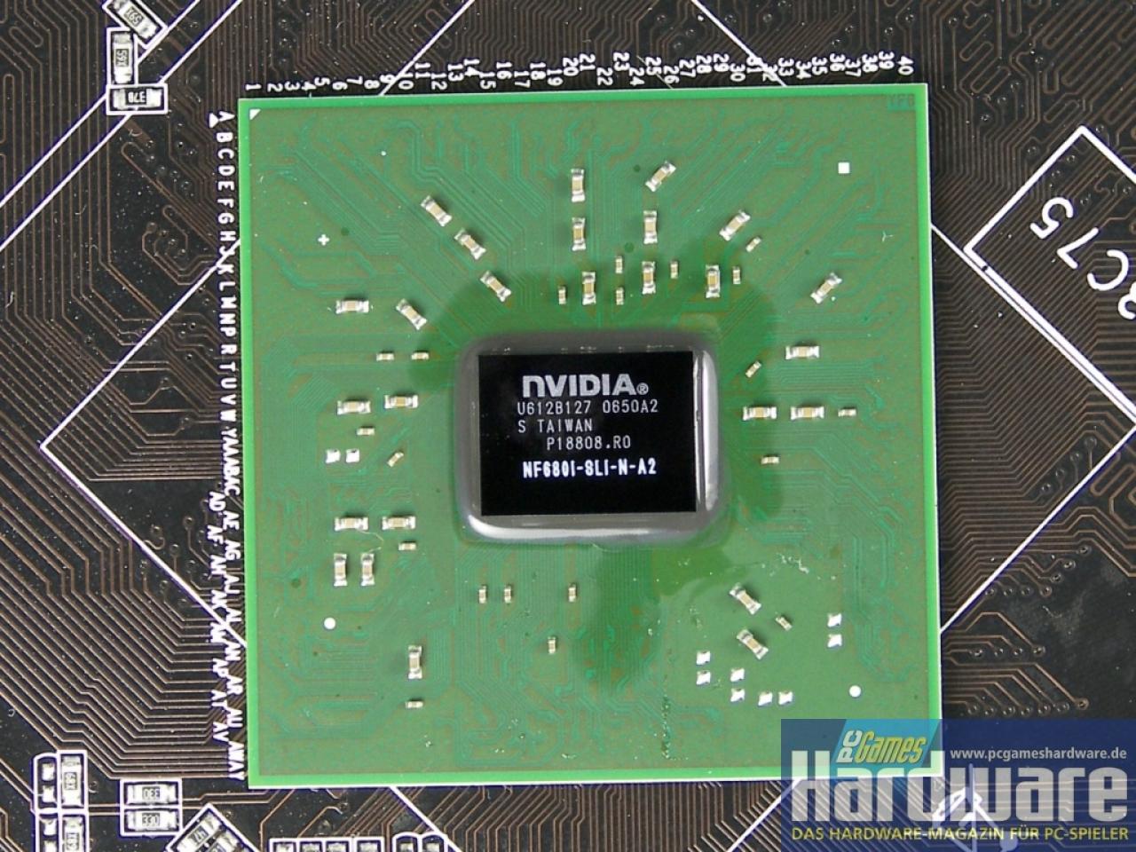 [15/12/2007] Zum Vergleich: Der 680i-SLI-SPP-Chip (Bild: PCGH)