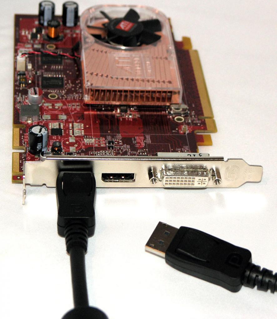 [07/12/2007] RV635-Prototyp mit Dual-Display-Ports (Bild: Hot Hardware)