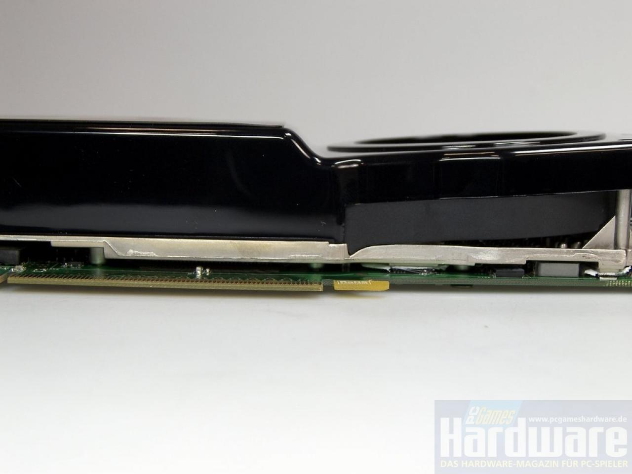 [29/01/2008] Geforce 8800 GTS 512 G92: Kurios: der schräg angesetzte Lüfter (Bild: PCGH)