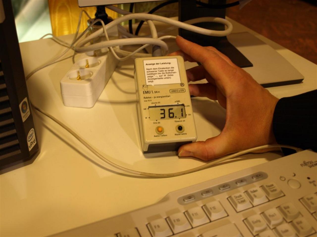 [22/01/2008] Fujitsu-Siemens 20-Zoll-LCD: Stromverbrauchmessung - Betrieb (Bild: PCGH)