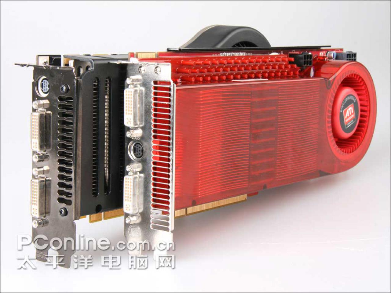 [22/01/2008] AMD Radeon HD3870 X2 im Größenvergleich (Bild: PConline.com.cn)
