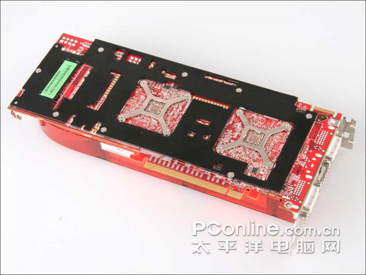 [22/01/2008] Auf der Radeon HD3870 X2 sind zwei R670-GPUs verbaut (Bild: PConline.com.cn)