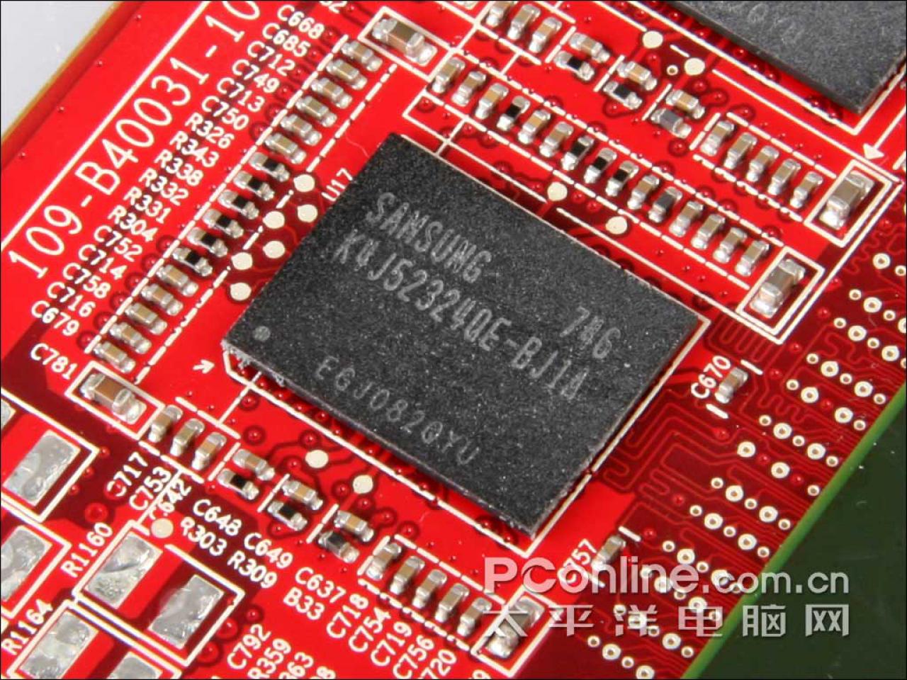 [22/01/2008] Der auf der Radeon HD3870 X2 verbaute GDDR3-Speicher stammt von Samsung (Bild: PConline.com.cn)