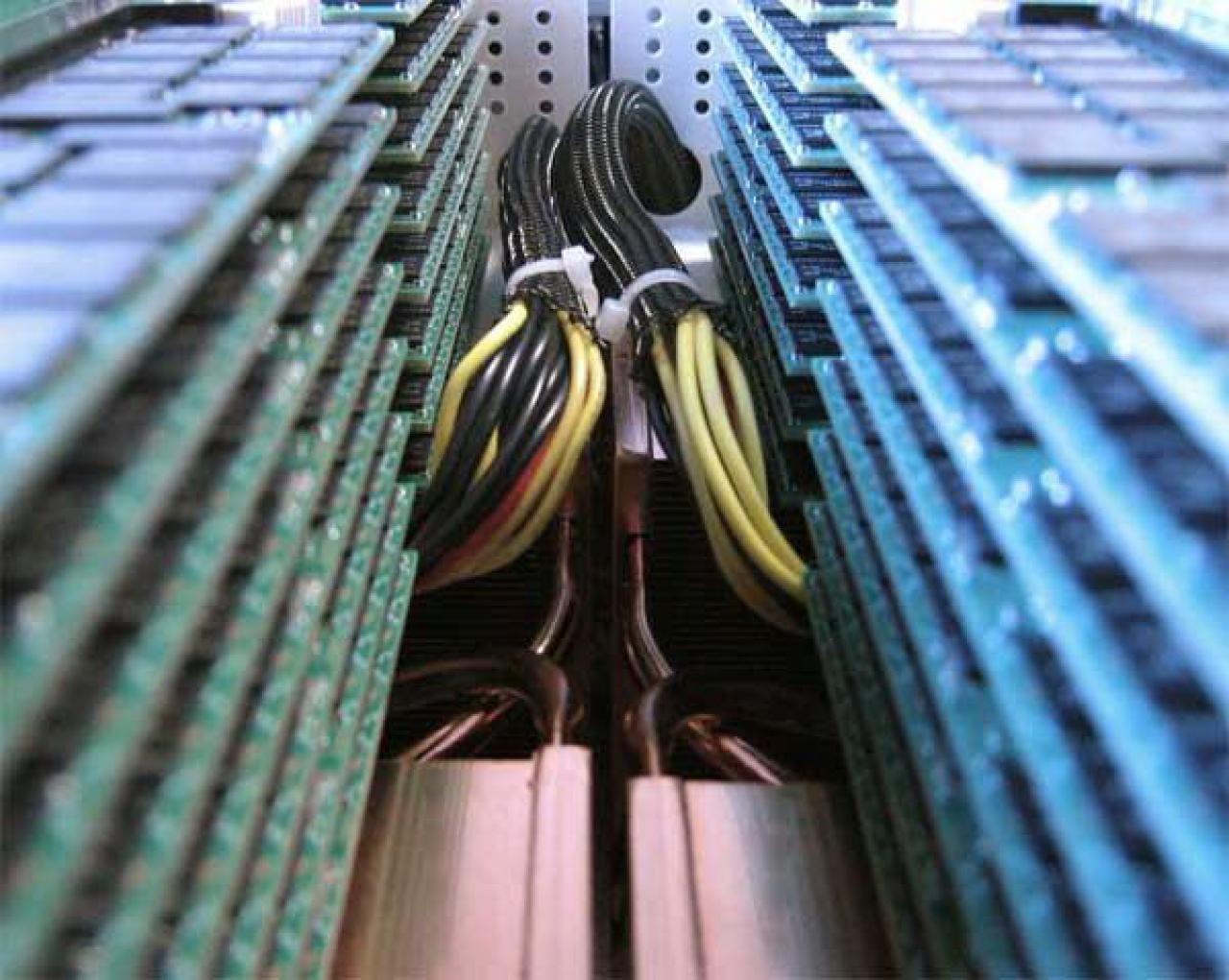 [17/01/2008] Hier sehen Sie eine Serverkonfiguration mit satten 128 GiByte Hauptspeicher...