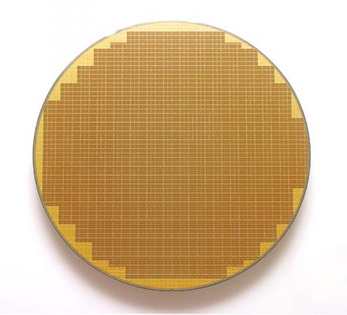 [17/01/2008] DRAM-Wafer mit 90-nm-Chips und 300 Millimeter Durchmesser (Bild: Elpida)