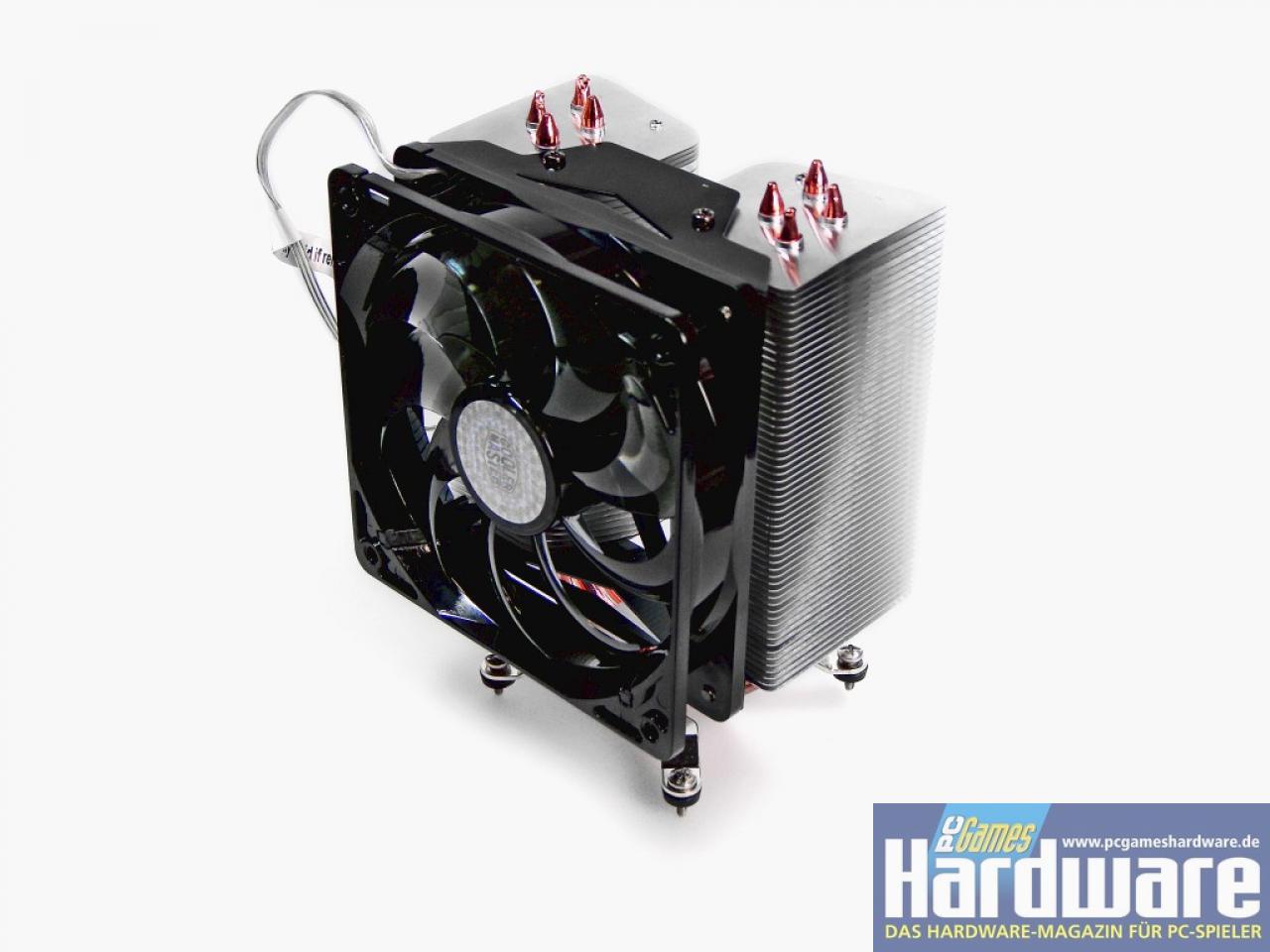 [28/01/2008] Coolermaster Hyper 212: Mit einem überraschend konventionellen Design versucht Coolermaster den Anschluss an die Spitze zu finden - und es gelingt.