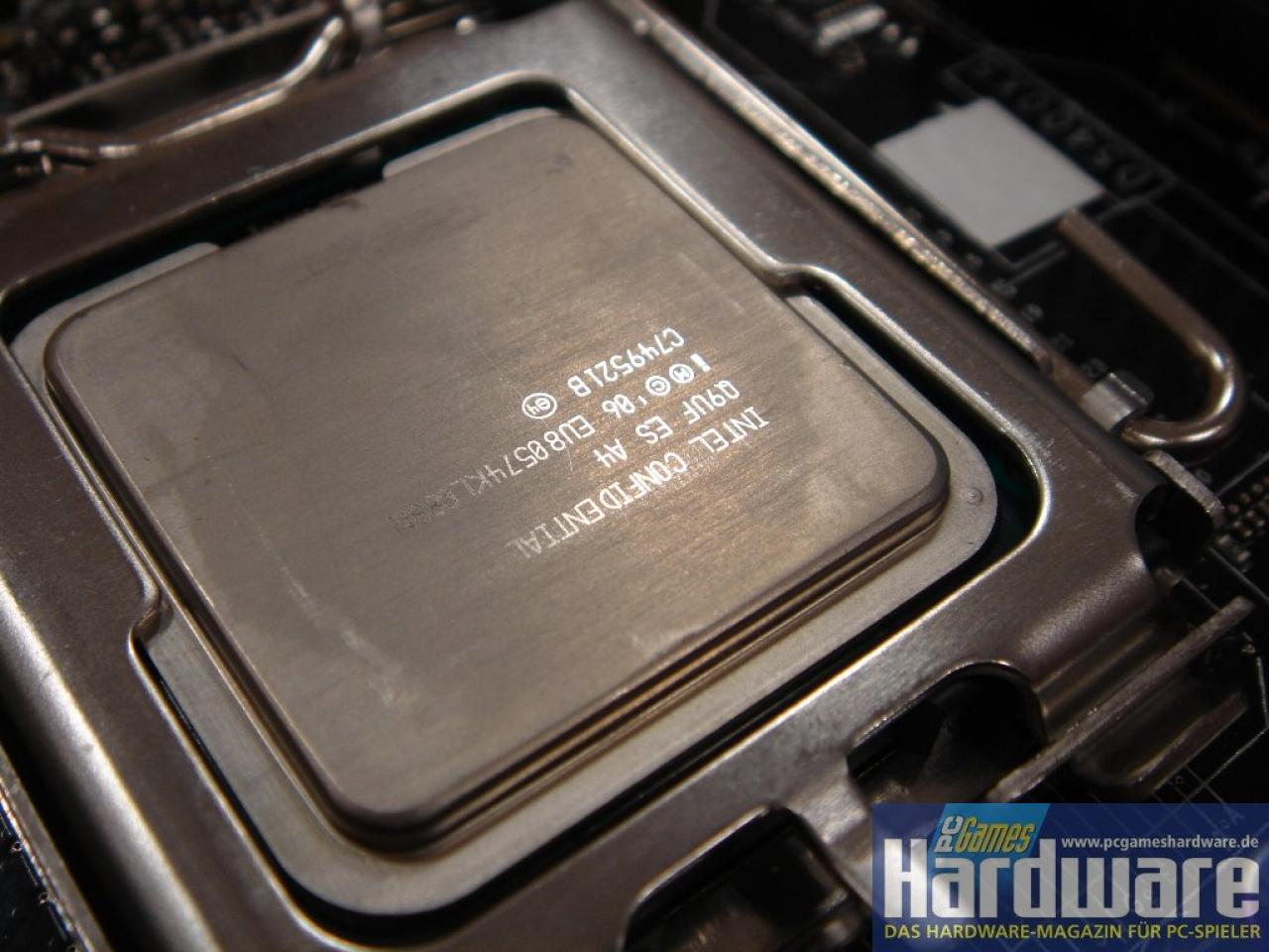 [10/01/2008] Intel: Der QX9775 ist das Herzstück der Skulltrail-Plattform, nun spendiert der Hersteller seinem Server-Zwilling, dem Xeon X5482, ein neues Stepping 