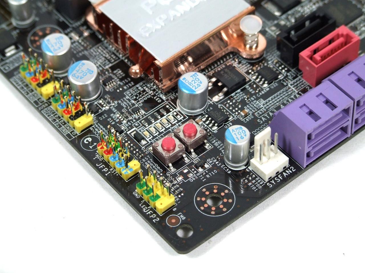 [09/01/2008] MSI X48 Platinum: Power- und Reset-Taster