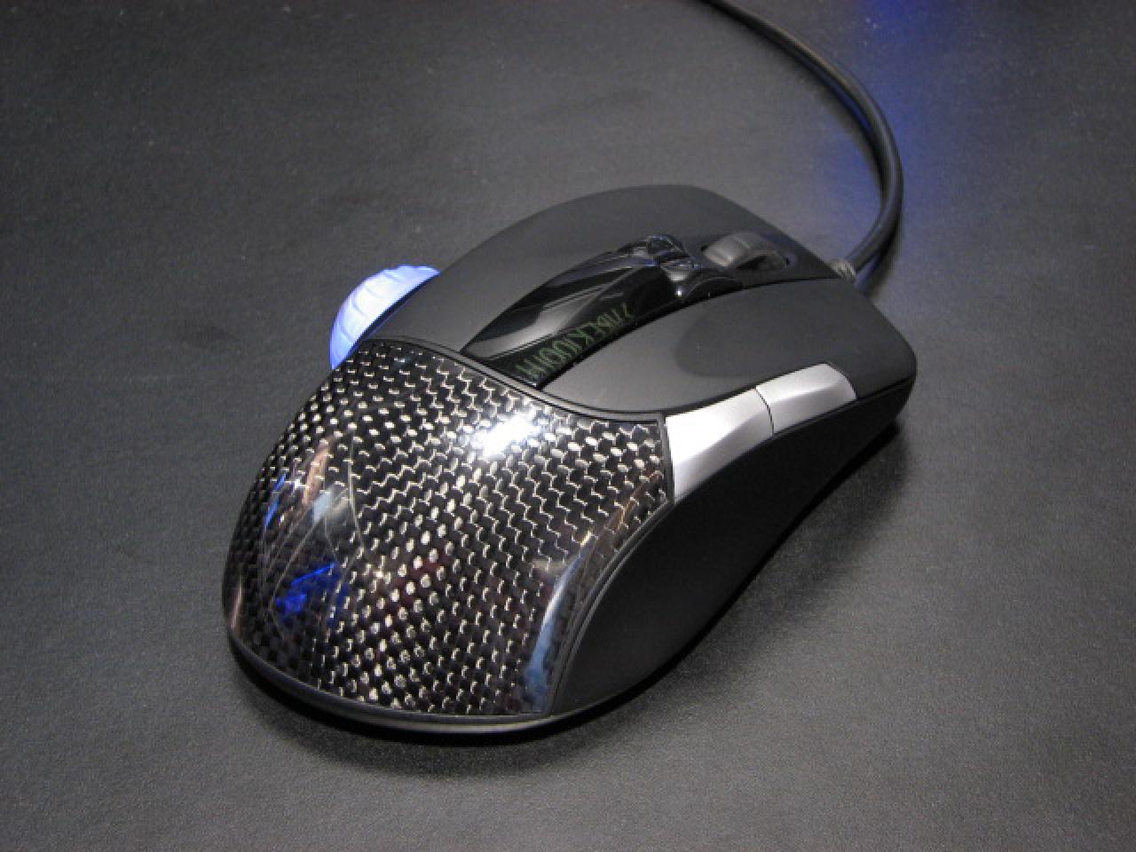 [11/01/2008] Silverstone Sabertooth-Maus mit 3.200 DPI und OLED-Display (Bild: Pro-clockers.com)