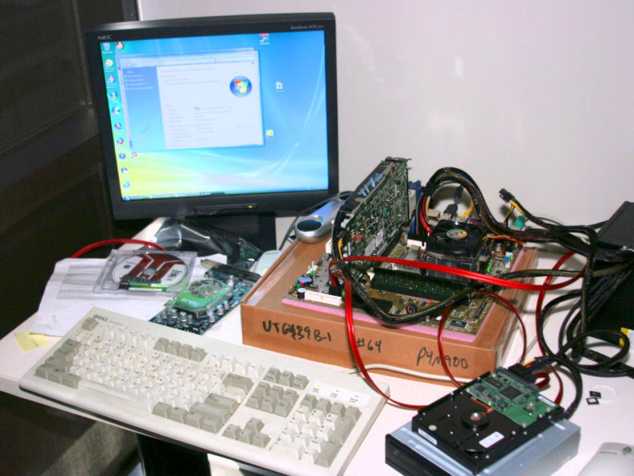 [24/01/2008] Via CN (Isaiah): Erstes lauffähiges Testsystem? (Bild:VR-Zone)