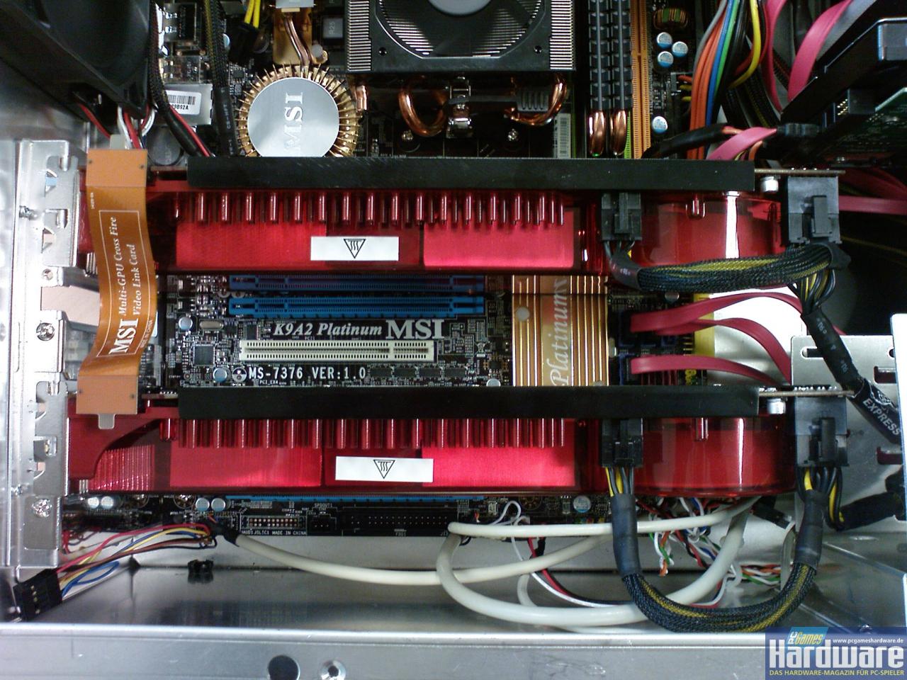 [20/02/2008] AMD Quad-Crossfire: Zwei HD3870 X2 bei der Arbeit (Bild: PCGH)