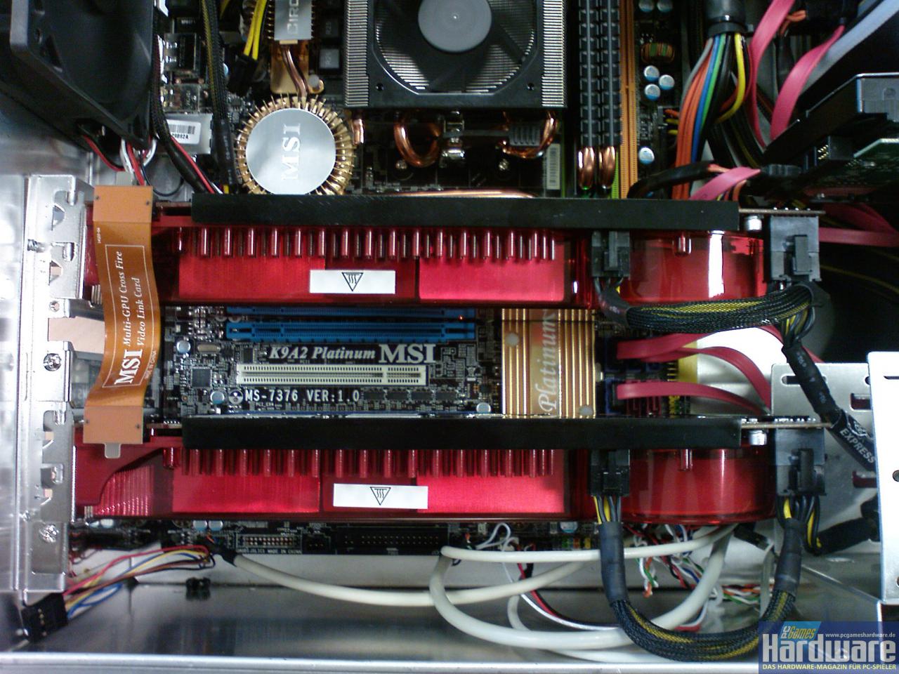 [20/02/2008] AMD Quad-Crossfire: Zwei HD3870 X2 bei der Arbeit (Bild: PCGH)
