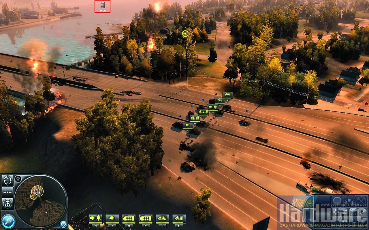 [01/02/2008] World in Conflict: In der Mitte des Bildschirms erscheint beim Akkubetrieb ein Batteriesymbol. Füllt sich der Akku an der Steckdose, verschwindet es bei 100 Prozent. (Bild: PCGH)