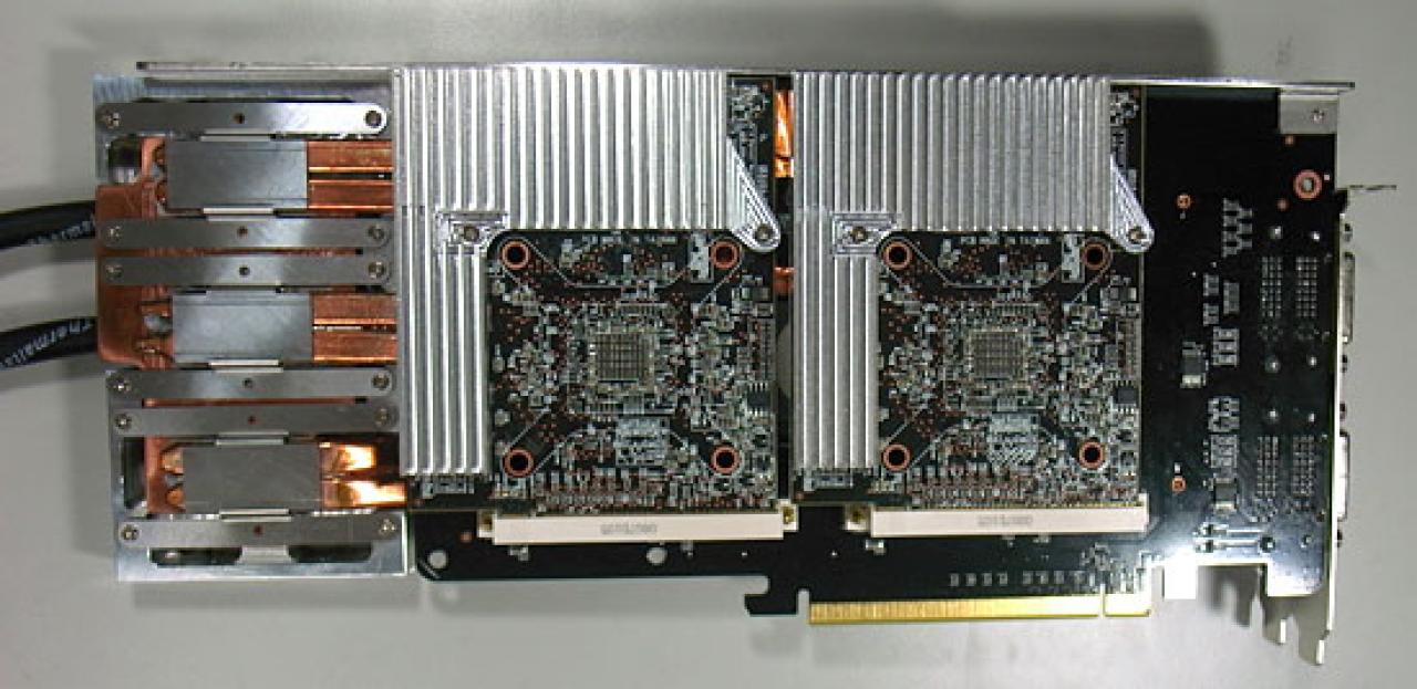 [25/03/2008] Asus EAH3850 Trinity: Auf der Rückseite finden sich zwei der drei RV670-MXM-Einheiten, das dritte ist auf der Vorderseite platziert (Bild: muropaketti.com)