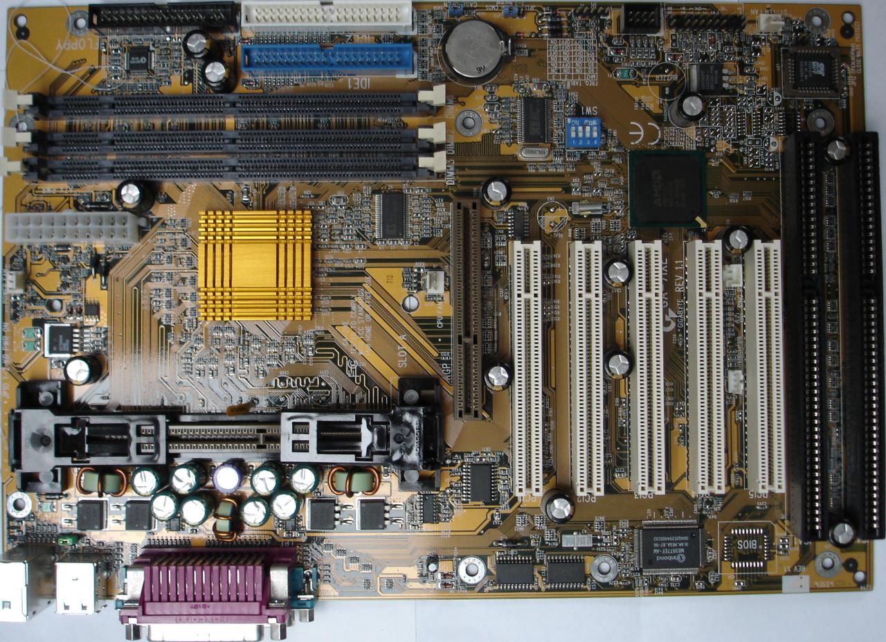 [01/03/2008] Slot-A-Mainboard von Gigabyte im ATX-Format (Bild: mail.lipsia.de/~enigma/neu/pictures.html)