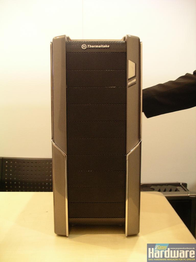 [06/03/2008] Thermaltake: Die kleine Version des noch namenlosen Gehäuses (Bild: PCGH)