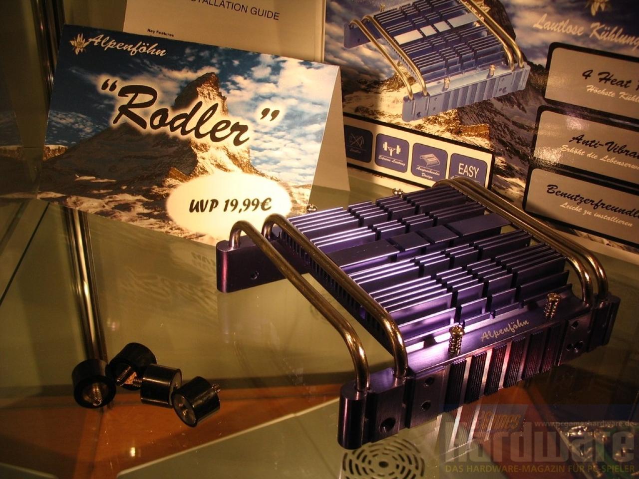 [06/03/2008] Alpenföhn Radler - ein passiver Festplattenkühler. Den Sinn dieser Heatpipes bezweifeln wir allerdings. (Bild: PCGH)