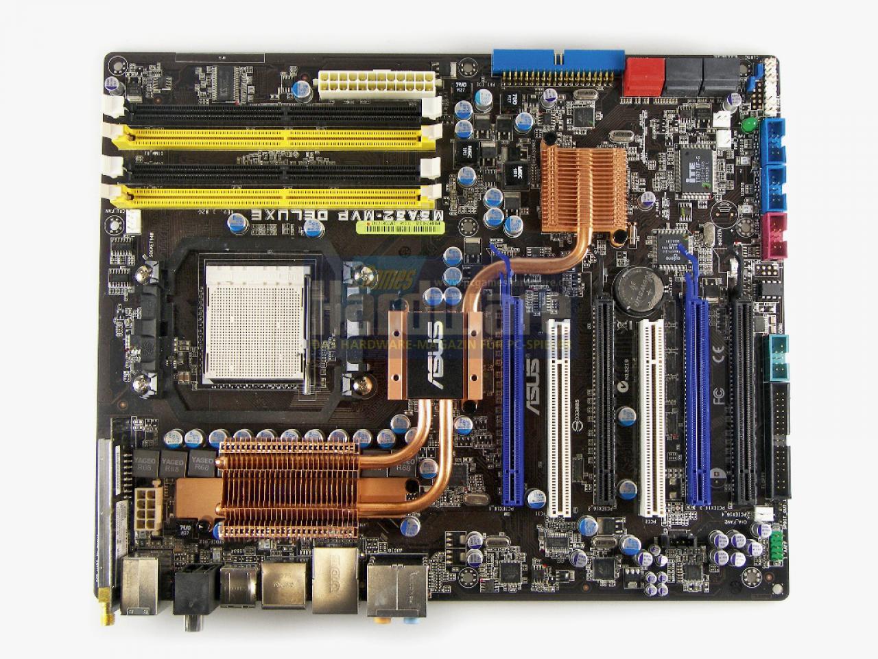 [07/03/2008] 790FX: Asus M3A32-MVP Deluxe Wifi-Ap (Bild: PCGH)