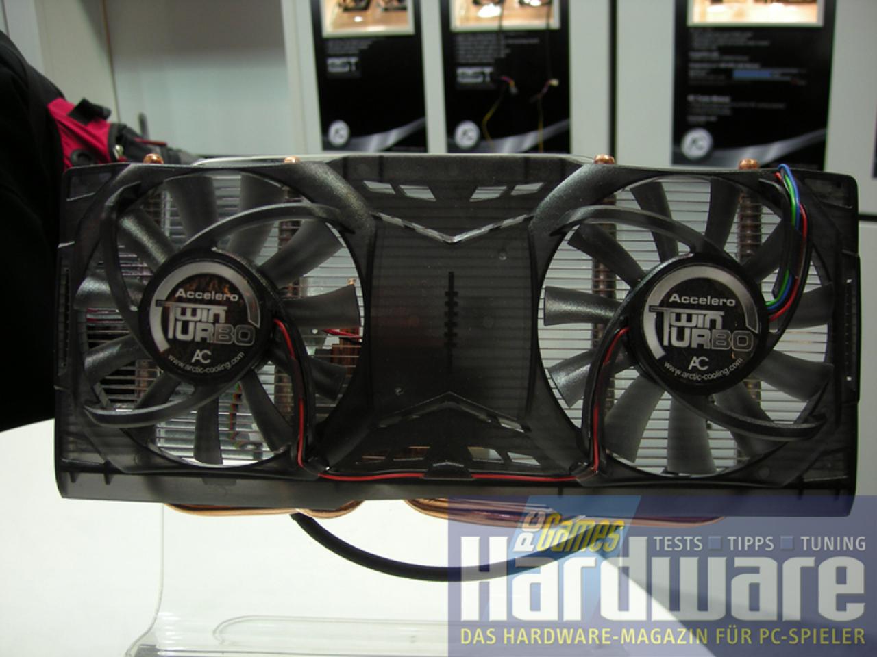 [10/03/2008] Arctic Cooling: Der Accelero Twin Turbo passt auf viele der gängigen AMD- und Nvidia-Grafikkarten, weitere Bilder finden Sie in der Galerie (Bild: PCGH)