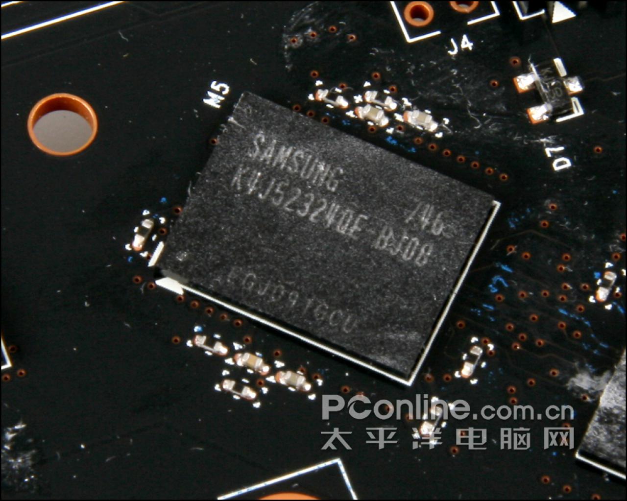 [15/03/2008] Geforce 9800 GTX: Die verbauten 512 MiByte GDDR3-Speicher stammen von Samsung (Bild: pconline.com)