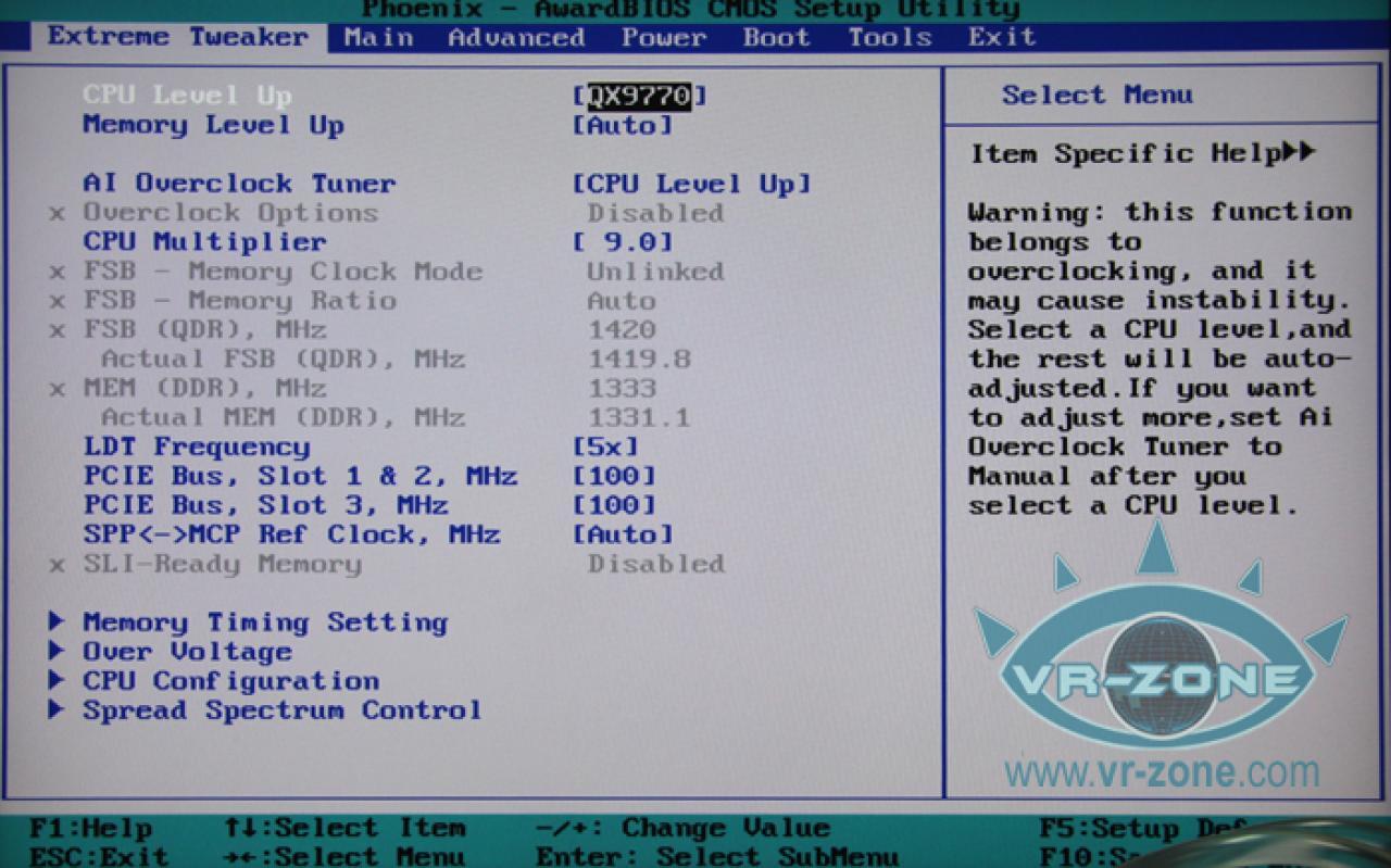 [15/03/2008] Asus Striker II Extreme 3-Wege-SLI mit nForce 790i (Bild: VR-Zone)