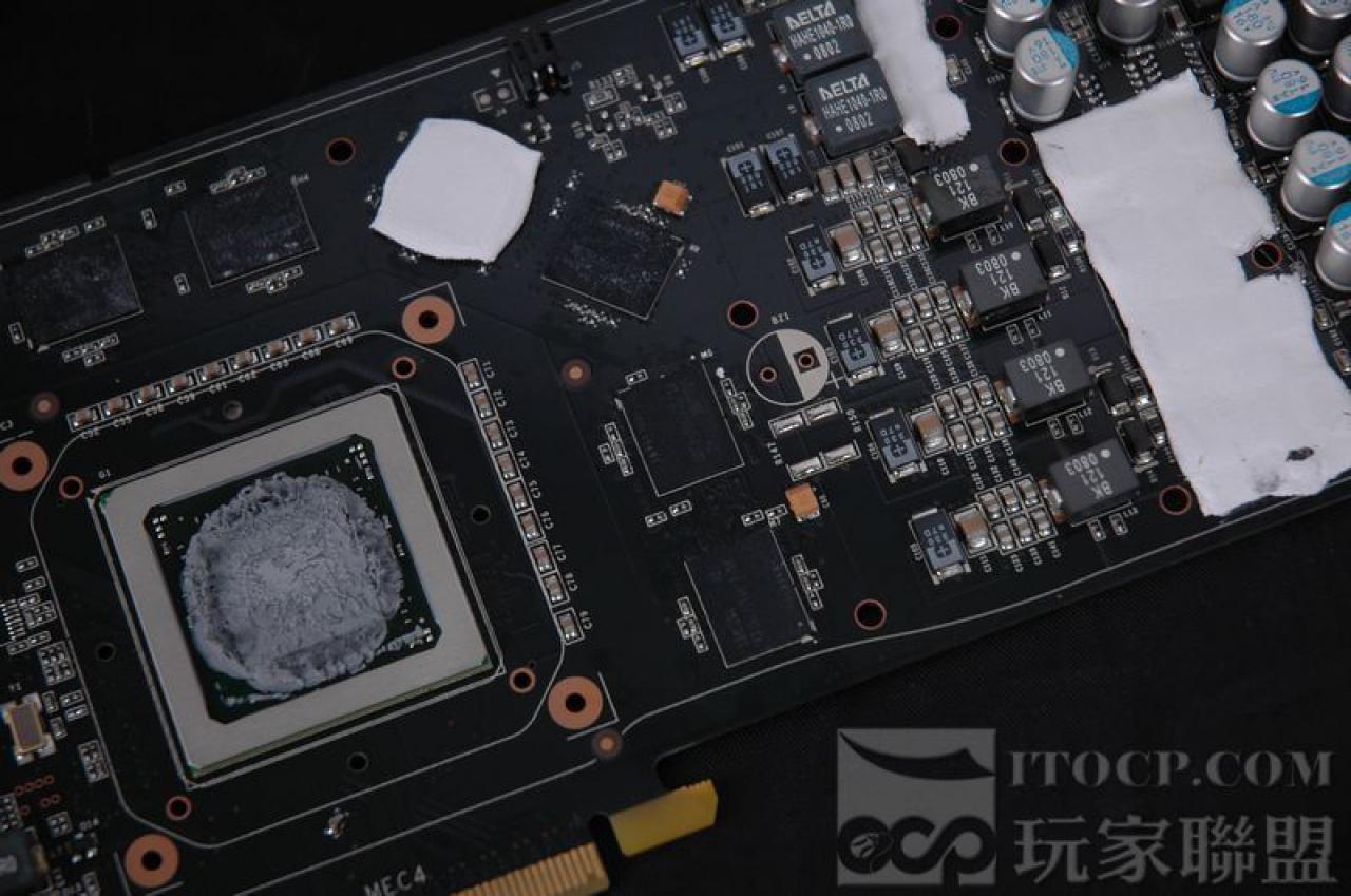 [24/03/2008] Geforce 9800 GTX (Bild: itopc.com)