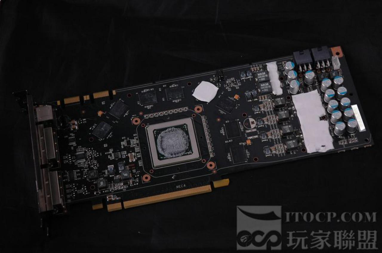 [24/03/2008] Geforce 9800 GTX (Bild: itopc.com)