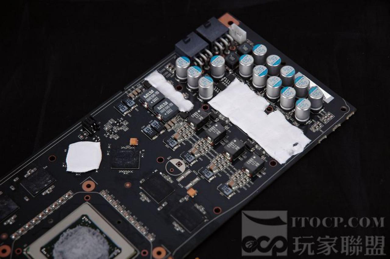 [24/03/2008] Geforce 9800 GTX (Bild: itopc.com)