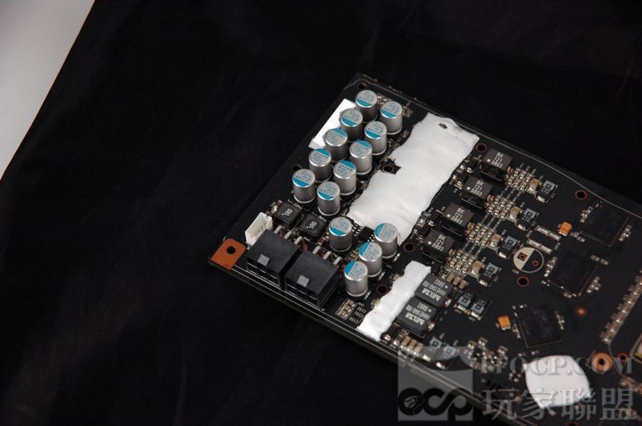 [24/03/2008] Geforce 9800 GTX (Bild: itopc.com)