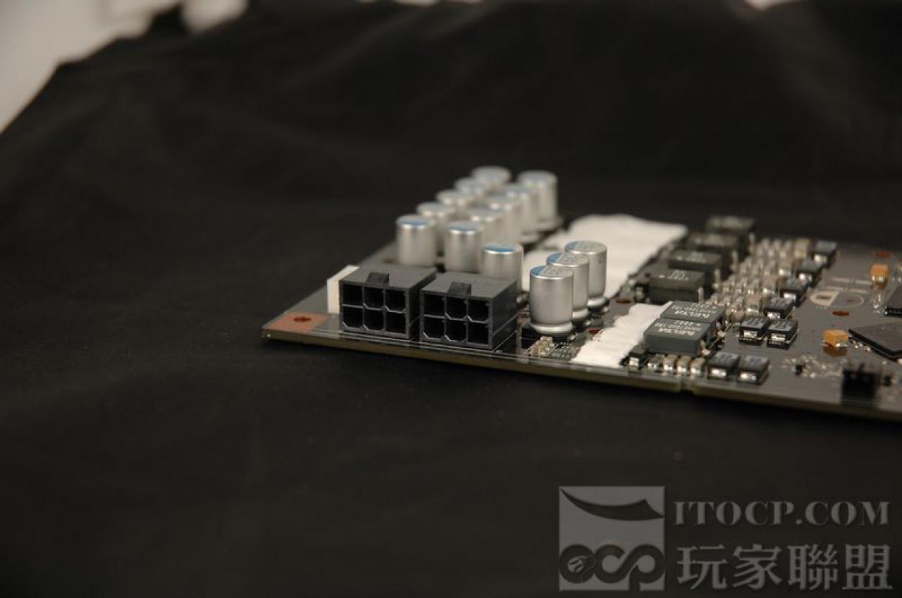 [24/03/2008] Geforce 9800 GTX (Bild: itopc.com)