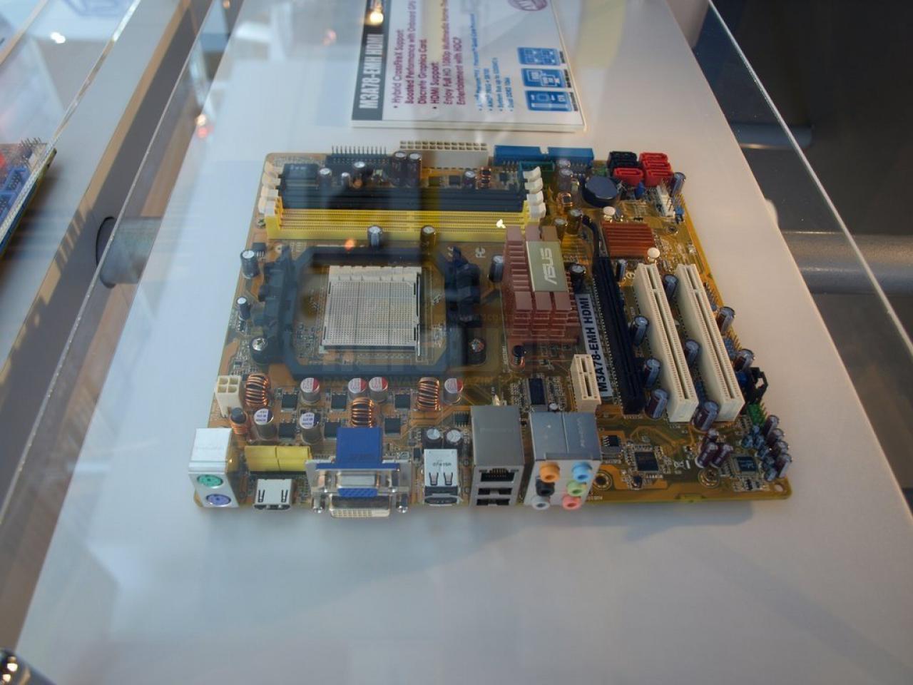 [04/03/2008] 780G: Asus (Bild: PCGH)