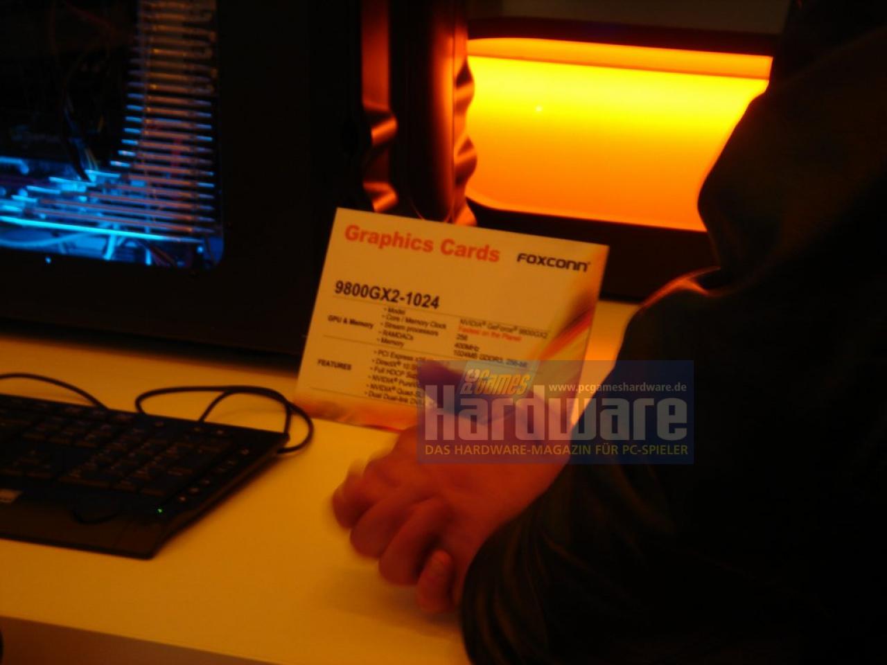 [03/03/2008] Hybrid SLI mit 9800GX2: Foxconn präsentiert ein entsprechendes System (Bild: PCGH)
