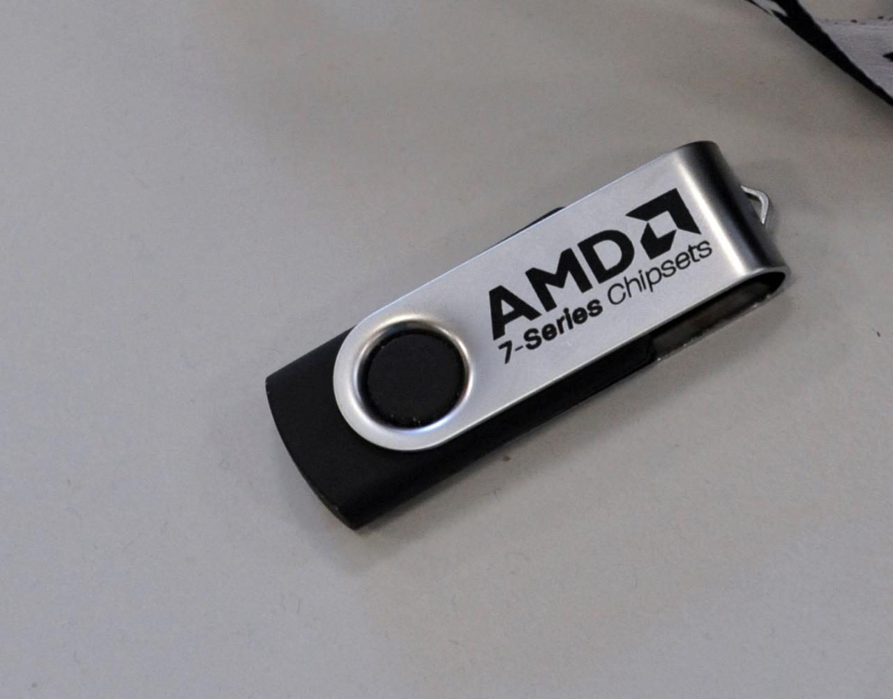 [11/03/2008] Der zweite Preis beim AMD-Quiz: ein exklusiver USB-Stick mit 2 GByte.