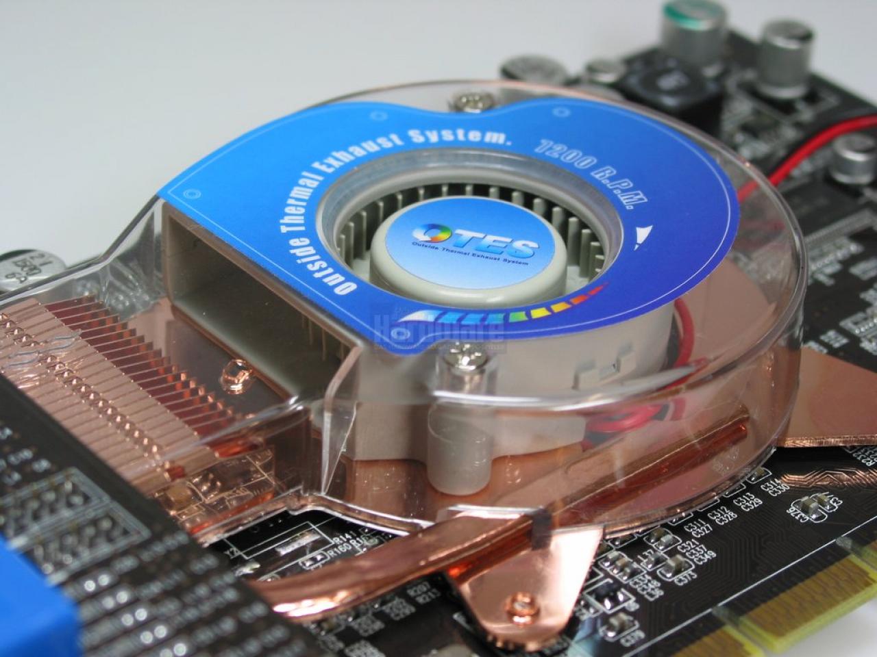 [28/03/2008] Abit: Outside Thermal Exhaust System (OTEST auf einer Geforce-4-Karte (Bild: PCGH)
