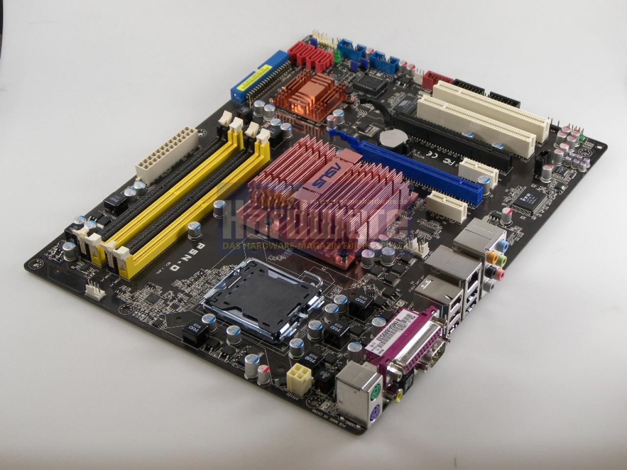 [28/03/2008] Asus P5N-D mit Nforce 750i SLI und zweimal 16 Lanes. (Bild: PCGH)