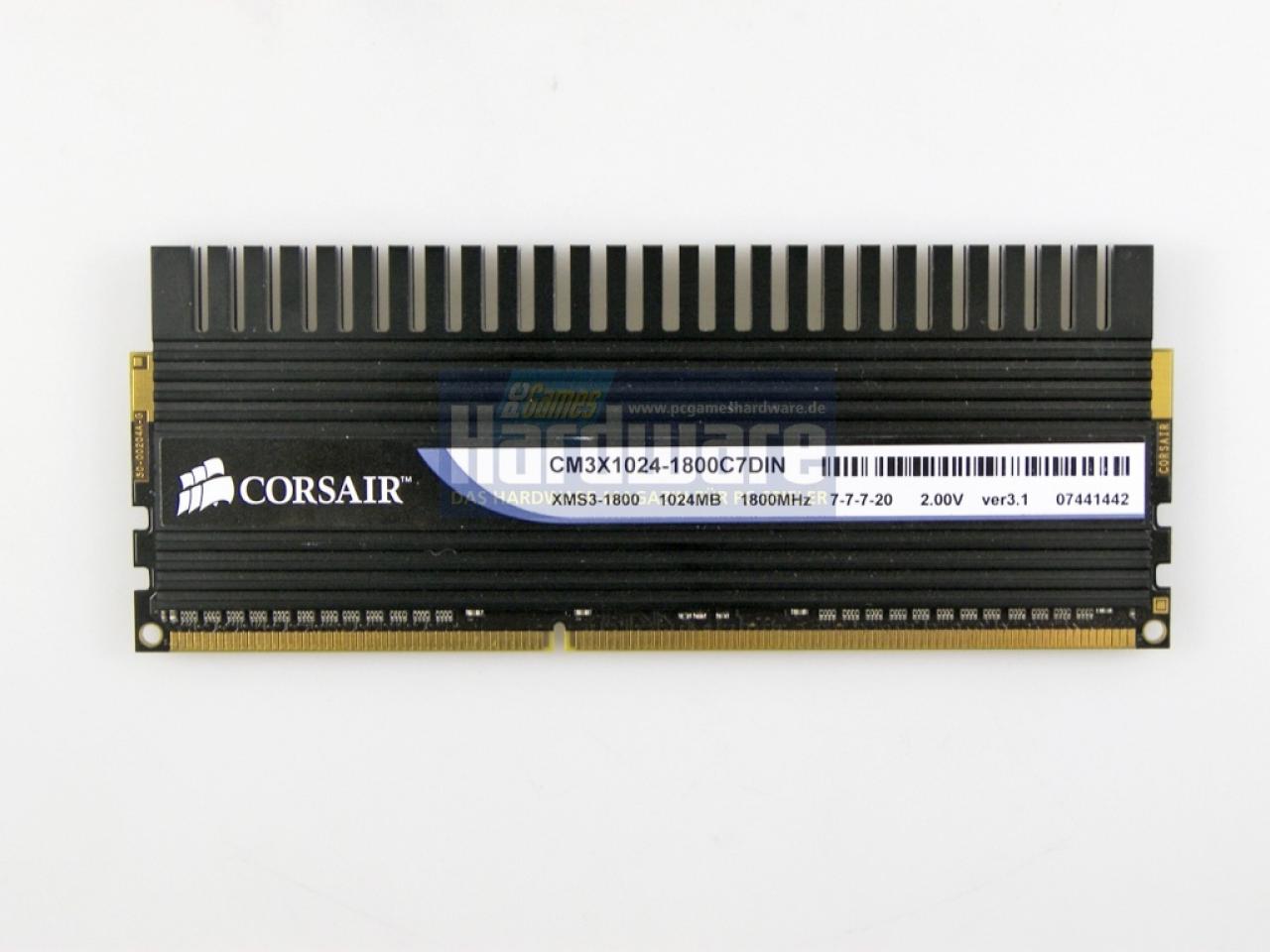 [19/03/2008] Die neuen Corsair-Module nutzen die bewährte DHX-Kühlung. Das Foto zeigt den älteren DDR3-1800-Speicher. (Bild: PCGH)