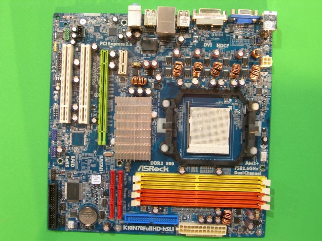 [04/03/2008] Geforce 8200: Asrock (Bild: PCGH)