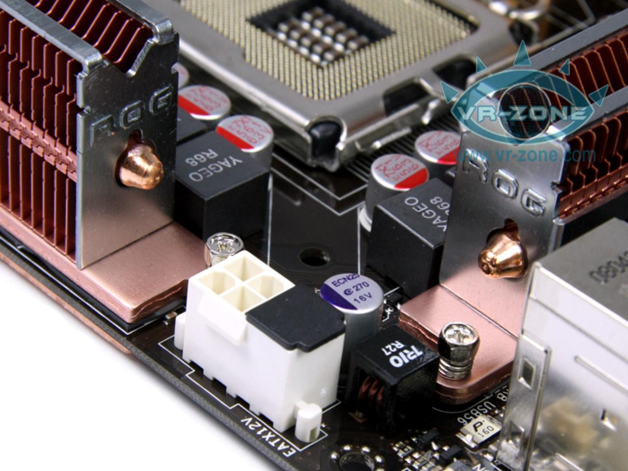 [15/03/2008] Asus Striker II Extreme 3-Wege-SLI mit nForce 790i (Bild: VR-Zone)