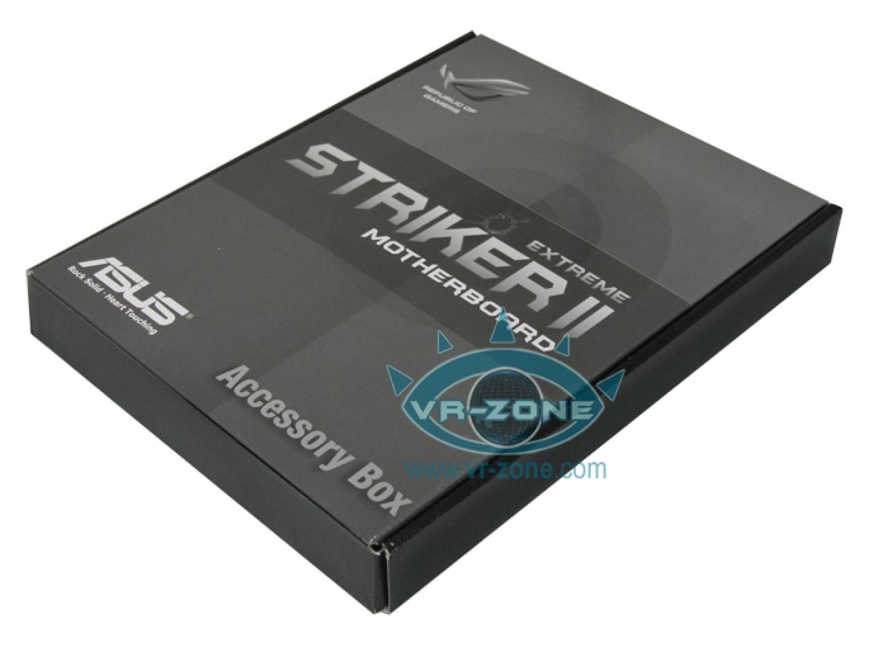 [15/03/2008] Asus Striker II Extreme 3-Wege-SLI mit nForce 790i (Bild: VR-Zone)
