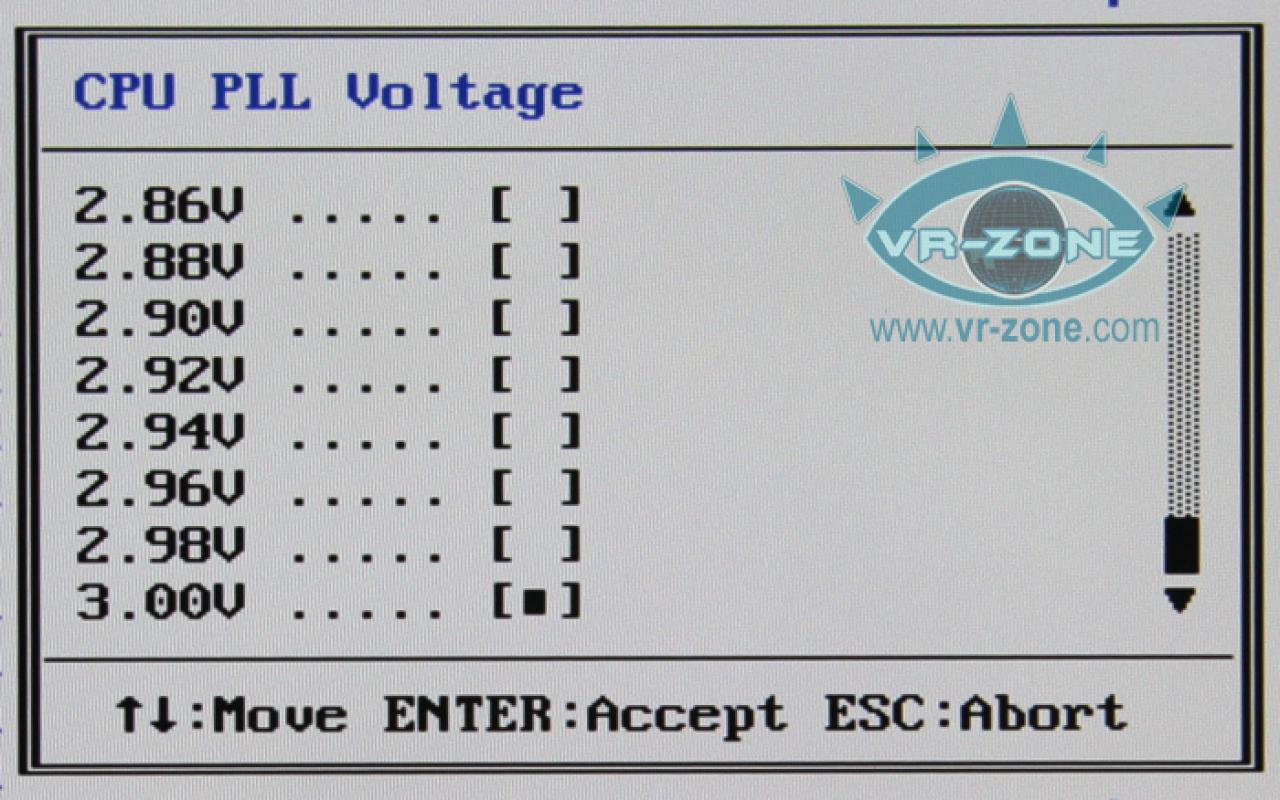 [15/03/2008] Asus Striker II Extreme 3-Wege-SLI mit nForce 790i (Bild: VR-Zone)