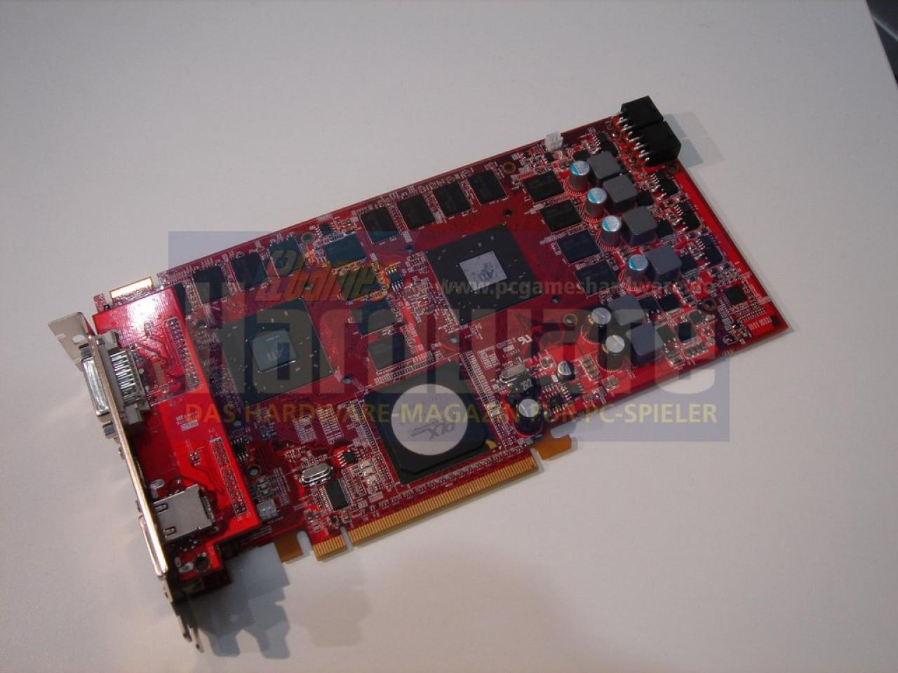 [04/03/2008] Radeon HD3870 X2: Nun auch mit GDDR4-Speicher und kürzerem PCB (Bild: PCGH)